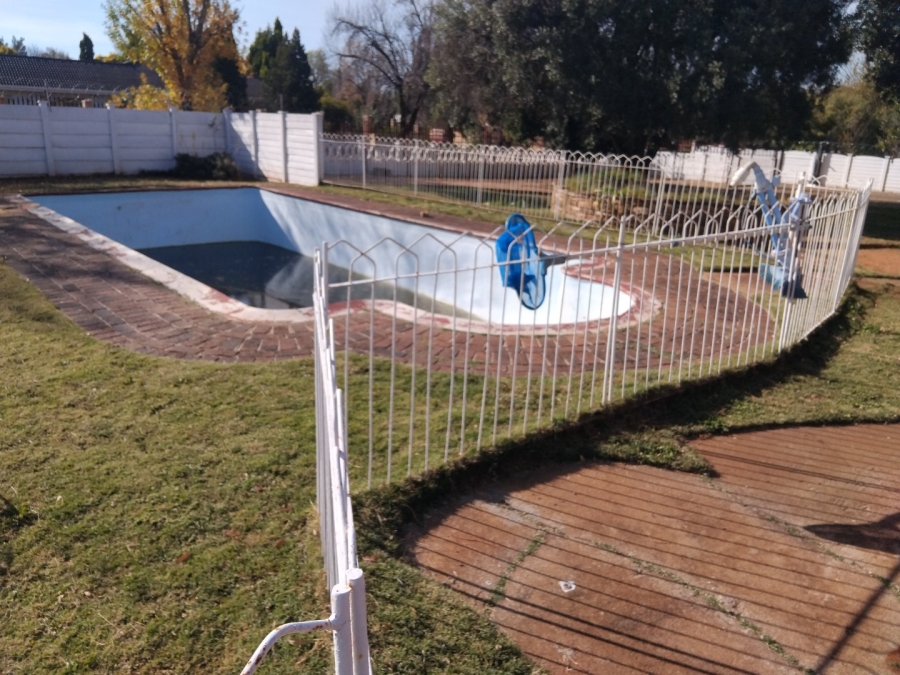 4 Bedroom Property for Sale in Stilfontein Ext 4 North West
